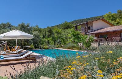 Kalkan’da (Kaş) Full Deniz Manzaralı, Özel Havuzlu ve Jakuzili Satılık Müstakil Villa