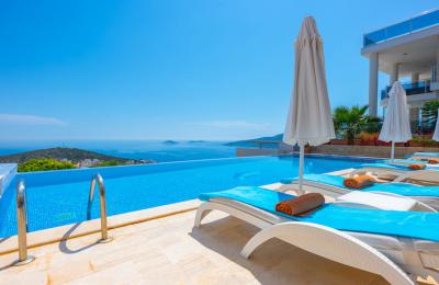 Kalkan'da Panoramik Deniz Manzaralı, Sonsuzluk Havuzlu 6+1 Ultra Lüks Tam Müstakil VIP Villa