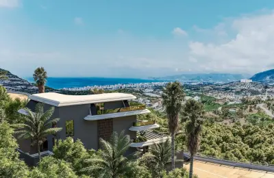 Ultra-Luxury 7+1 Smart Villa with Infinity Pool in Alanya