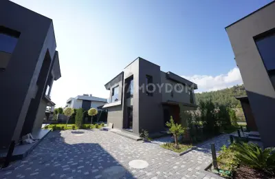 4-Bed Detached Luxury Villa with Private Pool in Çamyuva, Kemer