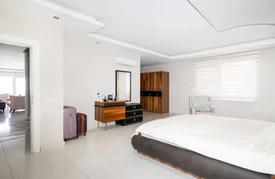 Kestel Residence'ta Satılık Kale ve Deniz Manzaralı Lüks 4+1 Dubleks Penthouse