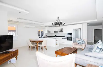 Kestel Residence'ta Satılık Kale ve Deniz Manzaralı Lüks 4+1 Dubleks Penthouse