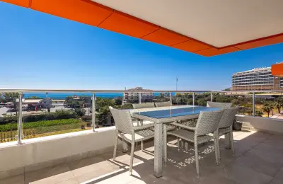 Kestel Residence'ta Satılık Kale ve Deniz Manzaralı Lüks 4+1 Dubleks Penthouse