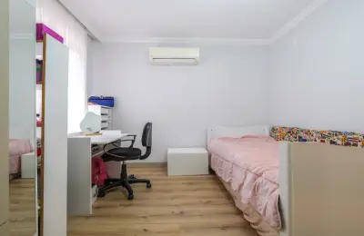 Konyaaltı Molla Yusuf'ta Tamamen Yenilenmiş ve Ayrı Girişli 4+1 Lüks Bahçe Dubleks Daire