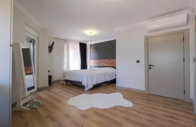 Konyaaltı Molla Yusuf'ta Tamamen Yenilenmiş ve Ayrı Girişli 4+1 Lüks Bahçe Dubleks Daire