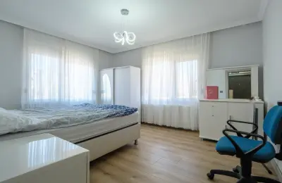 Konyaaltı Molla Yusuf'ta Tamamen Yenilenmiş ve Ayrı Girişli 4+1 Lüks Bahçe Dubleks Daire