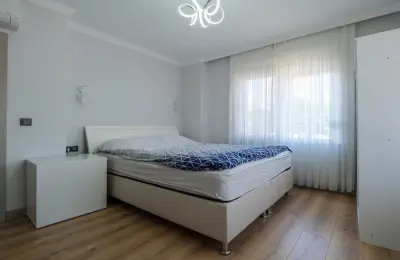 Konyaaltı Molla Yusuf'ta Tamamen Yenilenmiş ve Ayrı Girişli 4+1 Lüks Bahçe Dubleks Daire