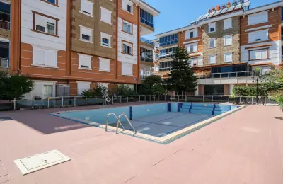 Konyaaltı Molla Yusuf'ta Tamamen Yenilenmiş ve Ayrı Girişli 4+1 Lüks Bahçe Dubleks Daire