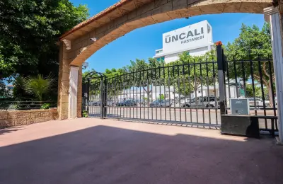 Konyaaltı Molla Yusuf'ta Tamamen Yenilenmiş ve Ayrı Girişli 4+1 Lüks Bahçe Dubleks Daire