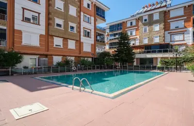 Konyaaltı Molla Yusuf'ta Tamamen Yenilenmiş ve Ayrı Girişli 4+1 Lüks Bahçe Dubleks Daire