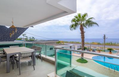 Wake Up to the Waves: Seafront 2+1 Furnished Apartment with Full Sea View in Kargicak (Only 50m to Beach)