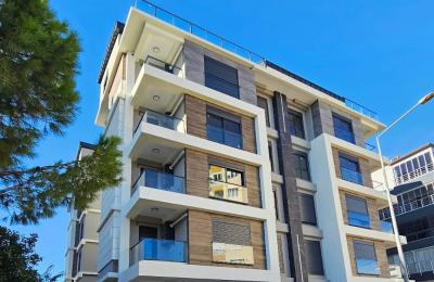 Konyaaltı Liman'da Denize 400m Mesafede, Yeni Yapı, Havuzlu 5+2 Dubleks Daire