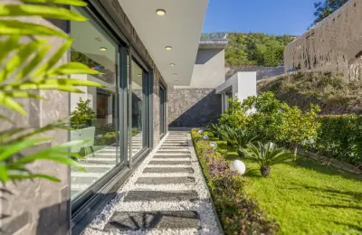 Luxury 3+1 Sea View Twins Villas for Sale in Alanya Bektas with Private Infinity Pool