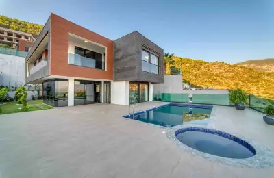 Sovereign 4+1 Eco-Luxury Detached Mansion in Alanya Tepe with Panoramic Sea & Castle Views (Fully Furnished)
