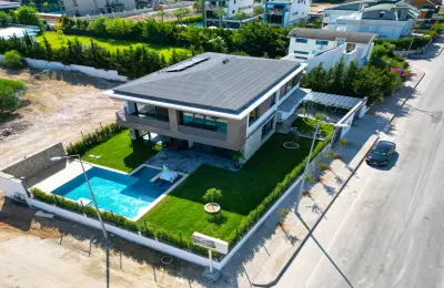 Antalya'da Satılık Özel Havuzlu, Saunalı ve Jakuzili 4+1 Lüks Müstakil Akıllı Villa