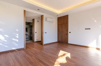 Antalya'da Satılık Özel Havuzlu, Saunalı ve Jakuzili 4+1 Lüks Müstakil Akıllı Villa