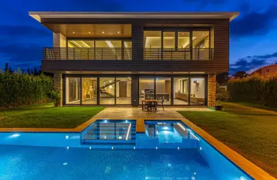 Antalya'da Satılık Özel Havuzlu, Saunalı ve Jakuzili 4+1 Lüks Müstakil Akıllı Villa