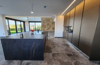 Antalya'da Satılık Özel Havuzlu, Saunalı ve Jakuzili 4+1 Lüks Müstakil Akıllı Villa