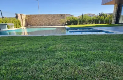 Antalya'da Satılık Özel Havuzlu, Saunalı ve Jakuzili 4+1 Lüks Müstakil Akıllı Villa