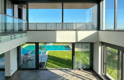 Antalya'da Satılık Özel Havuzlu, Saunalı ve Jakuzili 4+1 Lüks Müstakil Akıllı Villa
