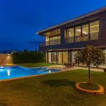 Antalya'da Satılık Özel Havuzlu, Saunalı ve Jakuzili 4+1 Lüks Müstakil Akıllı Villa