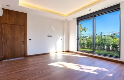 Antalya'da Satılık Özel Havuzlu, Saunalı ve Jakuzili 4+1 Lüks Müstakil Akıllı Villa