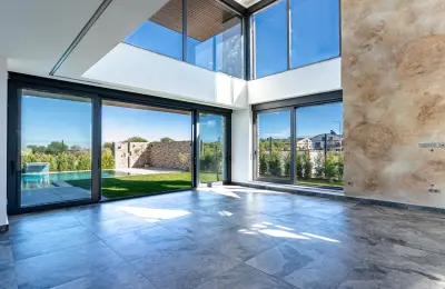 Antalya'da Satılık Özel Havuzlu, Saunalı ve Jakuzili 4+1 Lüks Müstakil Akıllı Villa