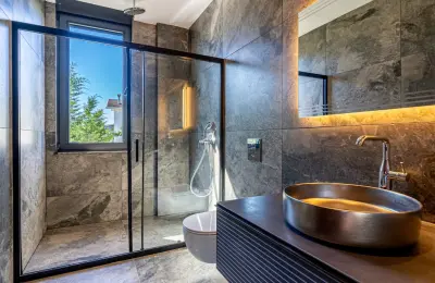 Antalya'da Satılık Özel Havuzlu, Saunalı ve Jakuzili 4+1 Lüks Müstakil Akıllı Villa