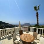Panoramic Sea & City View Villa for Sale in Alanya Tepe – Diamond Garden Complex