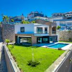 Fully Detached 4+1 Villa with Panoramic Sea Views on a 653 m² Plot in Kargicak