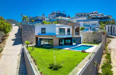 Alanya Kargıcak'ta 653 m² Arsa İçinde, Panoramik Deniz Manzaralı Tam Müstakil 4+1 Özel Villa