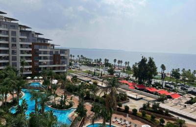 Аренда люкс-апартаментов 3+1 на первой линии в Sunis Blue Residence с мебелью