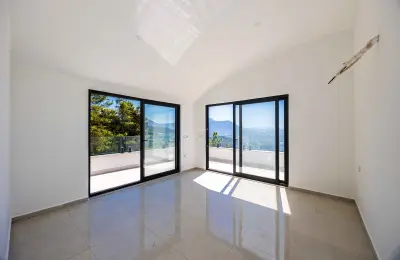 Sea View 3+1 Luxury Duplex Apartments for Sale in Alanya Bektas