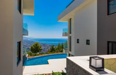 Sea View 3+1 Luxury Duplex Apartments for Sale in Alanya Bektas