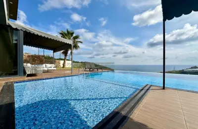 5+1 VIP Sea View Villa on 3,000 sqm Plot near Alanya Marina