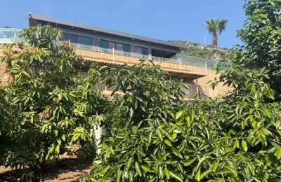 5+1 VIP Sea View Villa on 3,000 sqm Plot near Alanya Marina