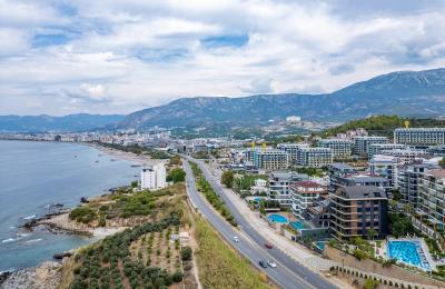 Wake Up to the Waves: Seafront 2+1 Furnished Apartment with Full Sea View in Kargicak (Only 50m to Beach)