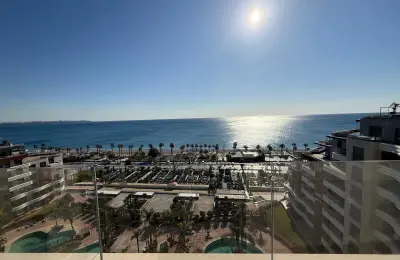 Элитная VIP-квартира 3+1 с отдельной кухней и прямым видом на море в Sunis Blue Residence