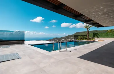 Panoramic 8+1 Triplex Luxury Villa for Sale in Tepe Bektas Alanya