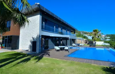 5+1 VIP Sea View Villa on 3,000 sqm Plot near Alanya Marina
